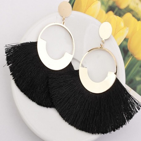 Boucles d'oreilles pompon noir