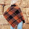 Poncho marron à motif carreaux