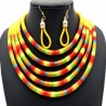 Collier africain jaune avec des boucles d’oreilles