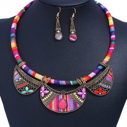 Parure collier ethnique tribal rose