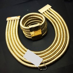 Conjunto colar e pulseira dourado