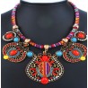 Collier ethnique multicolore rouge, bleu et rose