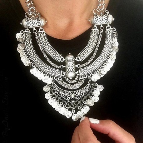 Boho-chic silver vintage necklace