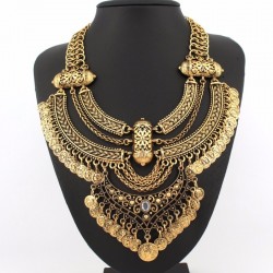 Boho-chic gold vintage necklace