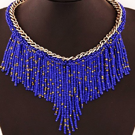 Collar de perlas azules y doradas