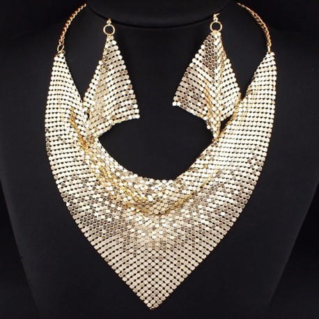 Gold necklace and earrings set