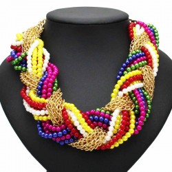 Elegante collar de cuentas multicolor