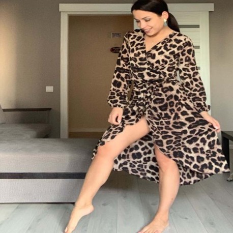 Vestido leopardo con mangas largas