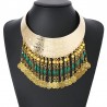 Collar étnico verde y dorado de estilo antiguo